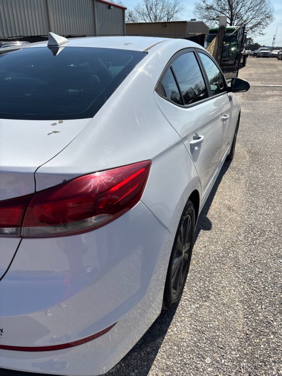 2017 Hyundai Elantra Image 4