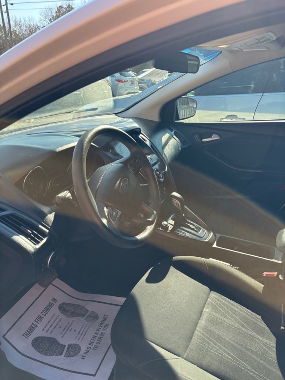 2017 Ford Focus Image 3