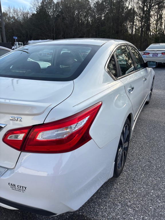 2016 Nissan Altima Image 4