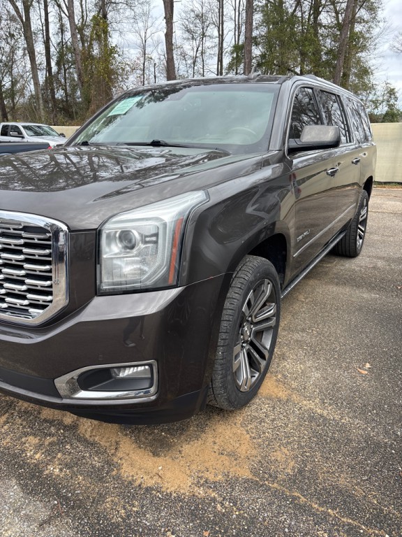 2019 GMC Yukon Image 2