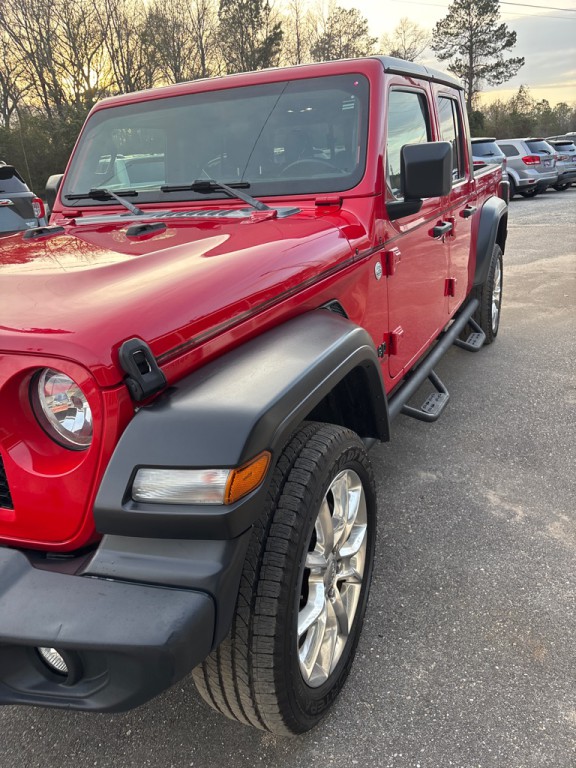 2020 Jeep Gladiator Image 2