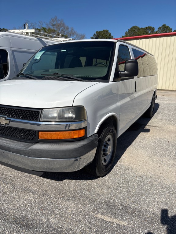 2013 Chevrolet Express Image 2