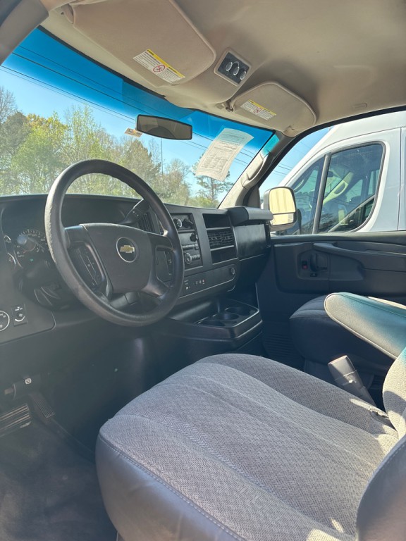 2013 Chevrolet Express Image 3