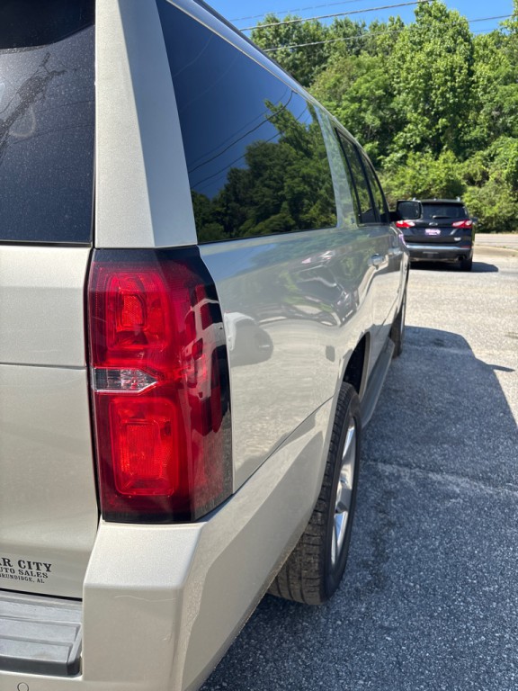 2016 Chevrolet Suburban Image 4