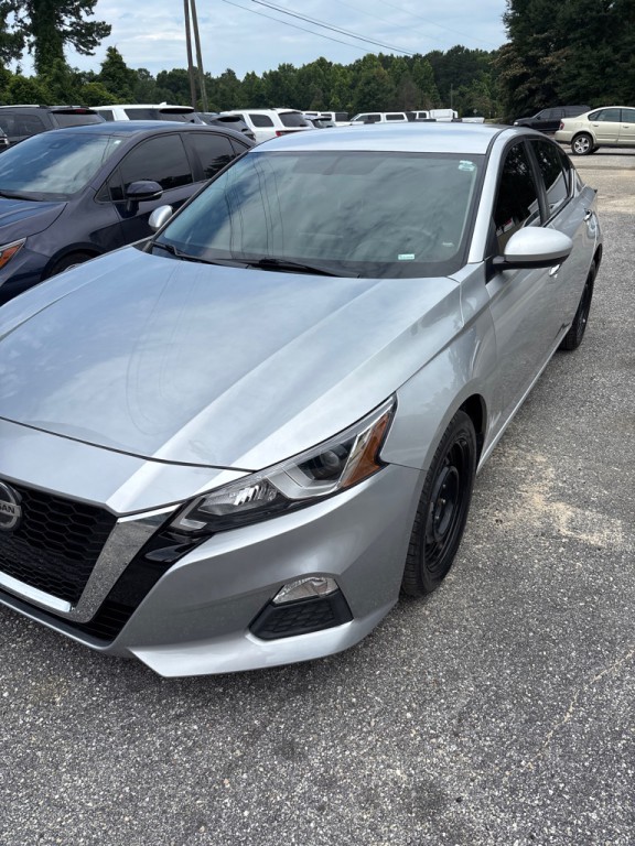 2020 Nissan Altima Image 2