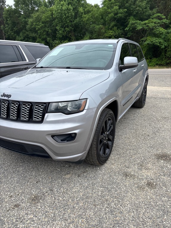 2018 Jeep Grand Cherokee Image 2