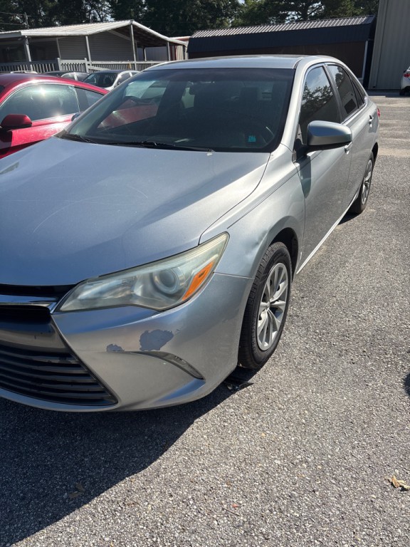 2015 Toyota Camry Image 2