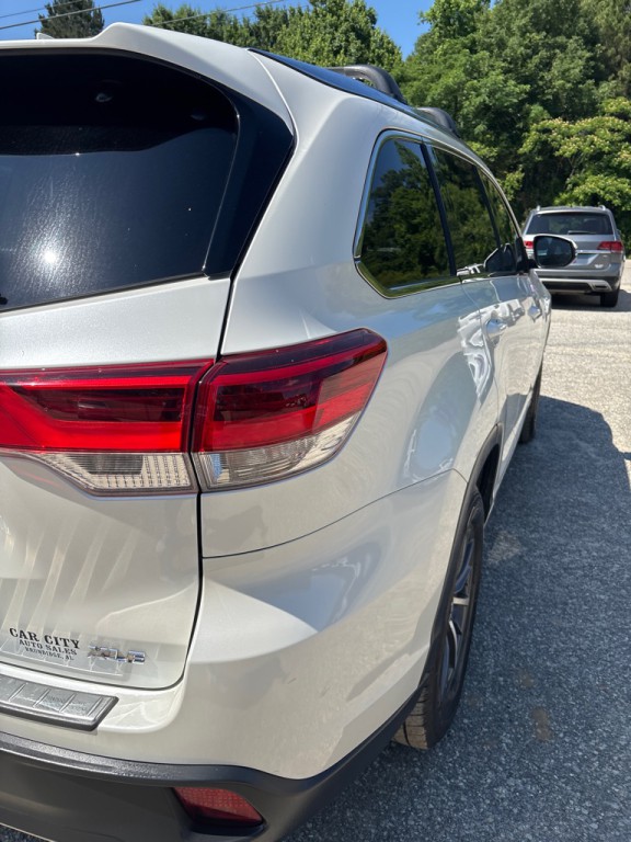2017 Toyota Highlander Image 4