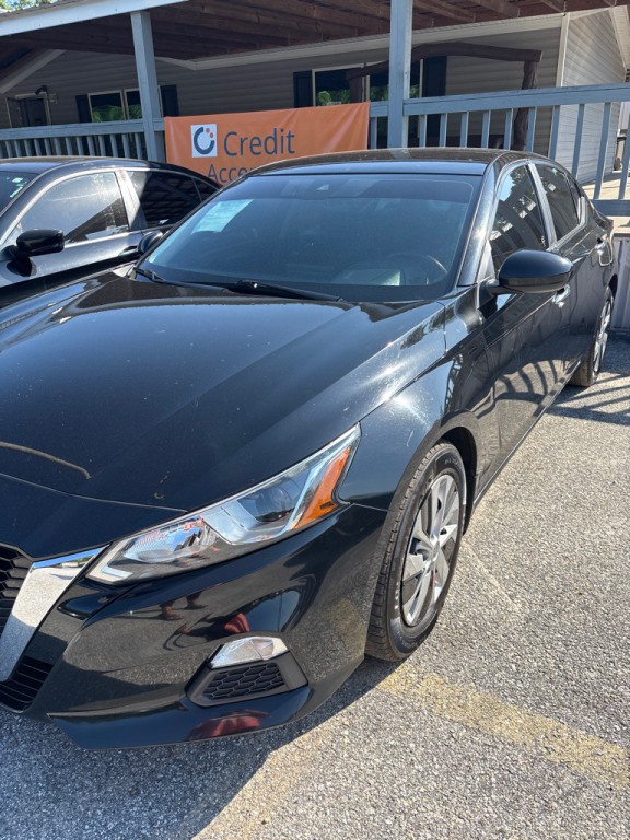 2021 Nissan Altima Image 2