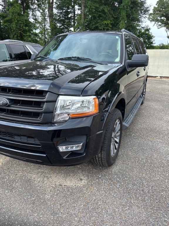 2017 Ford Expedition Image 2