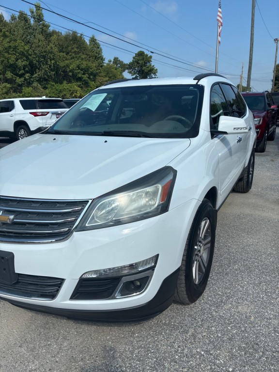 2017 Chevrolet Traverse Image 2