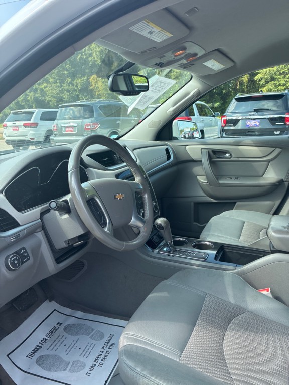 2017 Chevrolet Traverse Image 3