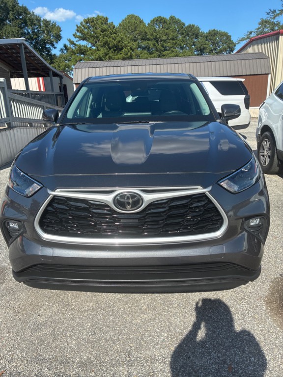 2022 Toyota Highlander Image 1