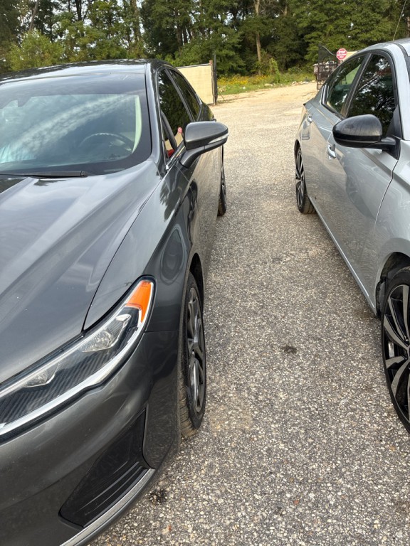 2019 Ford Fusion Image 1