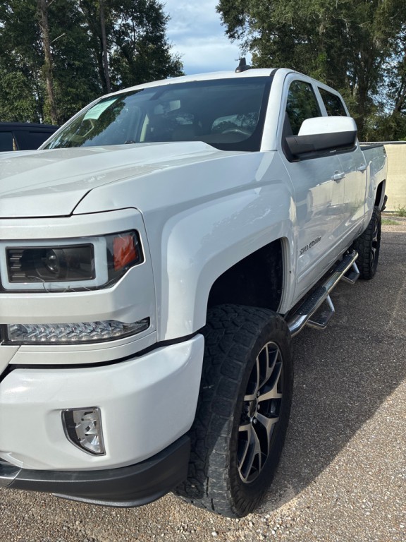 2017 Chevrolet Silverado 1500 Image 2