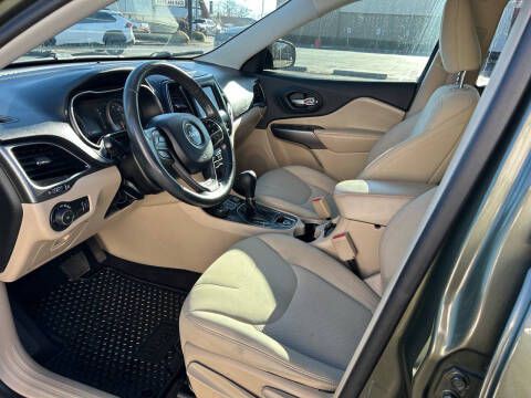 2019 Jeep Cherokee Image 12