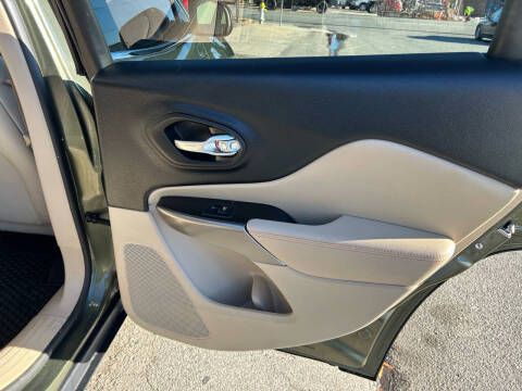 2019 Jeep Cherokee Image 17
