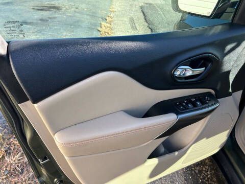 2019 Jeep Cherokee Image 14