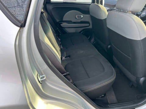 2015 Kia Soul Image 14