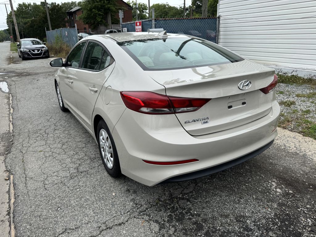 2017 Hyundai Elantra Image 18
