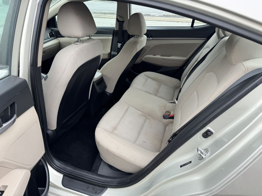 2017 Hyundai Elantra Image 12