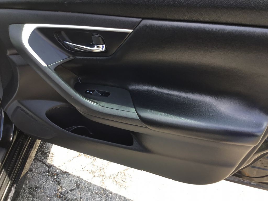 2018 Nissan Altima Image 10