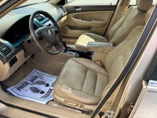 2005 Honda Accord Image 9