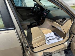 2005 Honda Accord Image 10