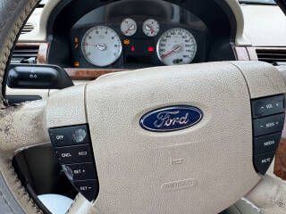 2007 Ford Five Hundred Image 2