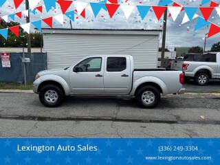 2011 Nissan Frontier Image 1