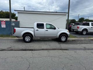 2011 Nissan Frontier Image 7