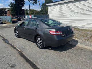 2010 Toyota Camry Image 2
