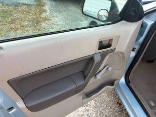 2008 Ford Focus Image 8