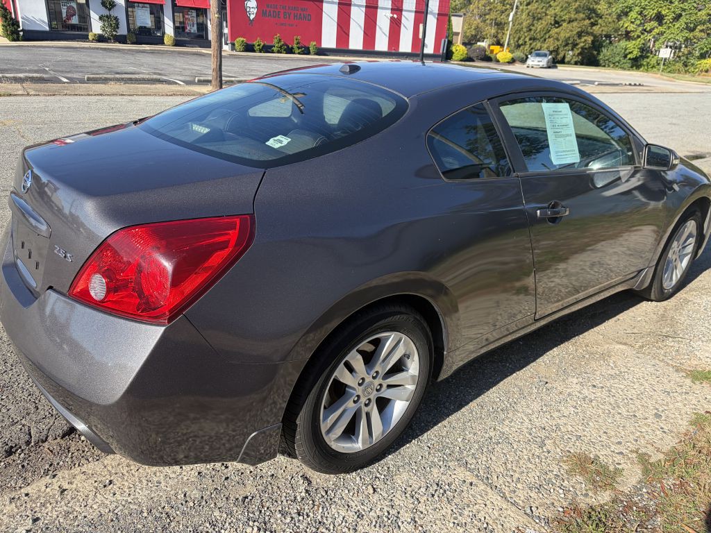 2011 Nissan Altima Image 2