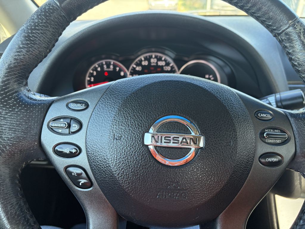 2011 Nissan Altima Image 10