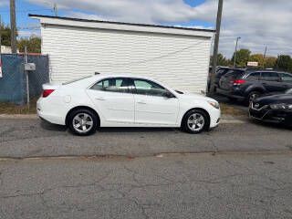 2013 Chevrolet Malibu Image 6
