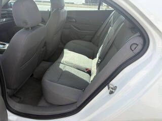 2013 Chevrolet Malibu Image 8