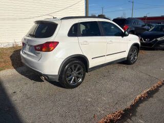 2013 Mitsubishi Outlander Image 4