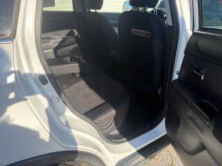 2013 Mitsubishi Outlander Image 7