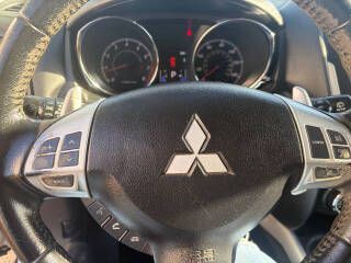 2013 Mitsubishi Outlander Image 8
