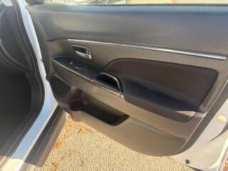 2013 Mitsubishi Outlander Image 21