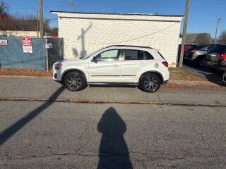 2013 Mitsubishi Outlander Image 25