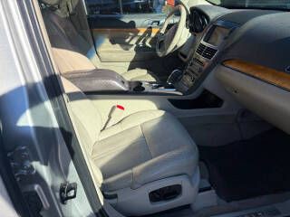 2012 Lincoln MKT Image 7