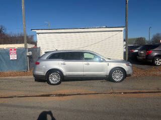 2012 Lincoln MKT Image 16