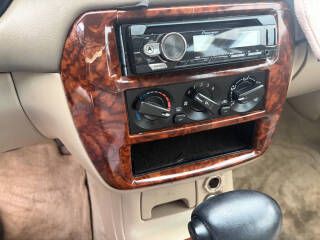 2001 Mitsubishi Galant Image 10