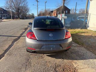 2012 Volkswagen Beetle Image 4