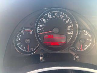 2012 Volkswagen Beetle Image 5