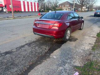 2013 Chrysler 200 Image 22