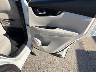 2019 Nissan Rogue Image 12