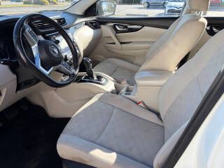 2019 Nissan Rogue Image 13